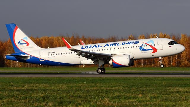 VP-BRZ:Airbus A320:Уральские авиалинии